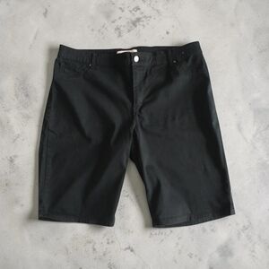 Gloria Vanderbilt Women's Black Bermuda Shorts